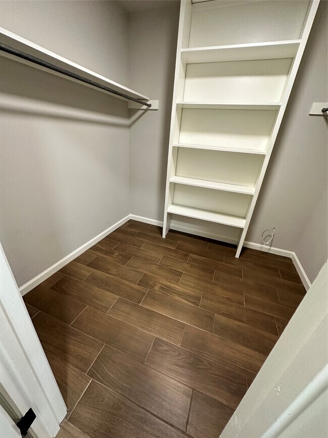 Building Photo - 1413 Forehand St