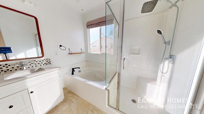 Building Photo - 9241 N Lamia Ct