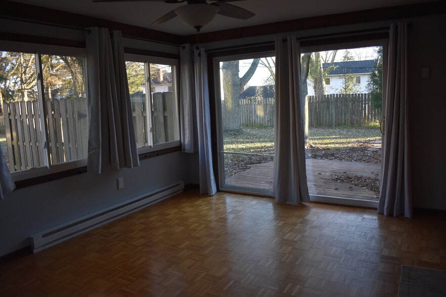 Building Photo - 1525 Hanover Ct