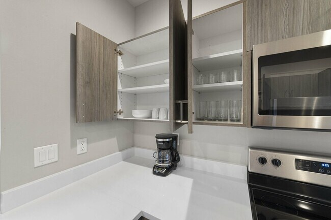 Building Photo - 914 21st St