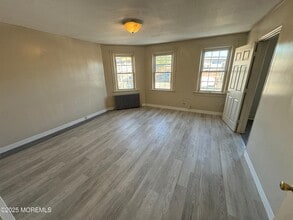 Building Photo - 379 Market St