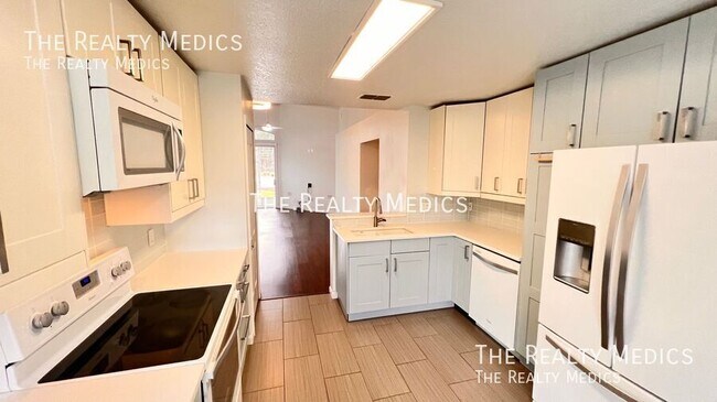 Building Photo - 3977 Journey Ct