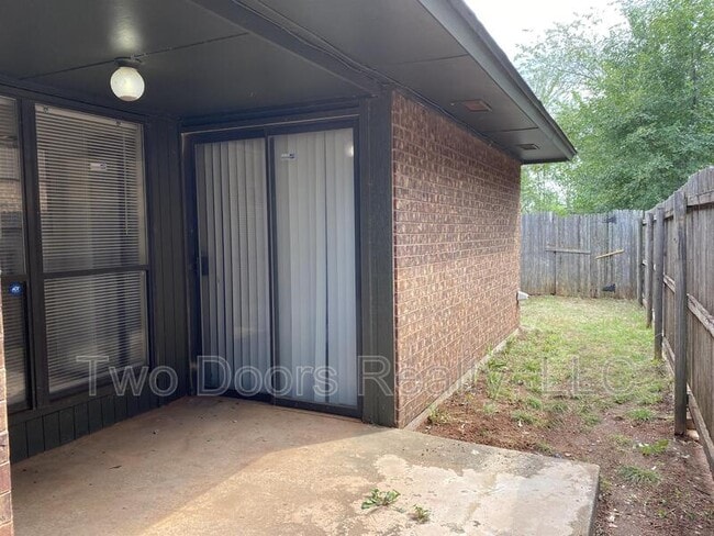 Building Photo - 2820 SE 55th St