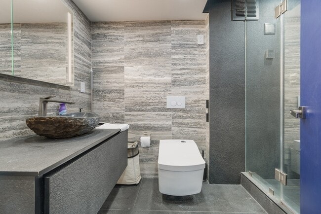 Building Photo - 151 Tremont St