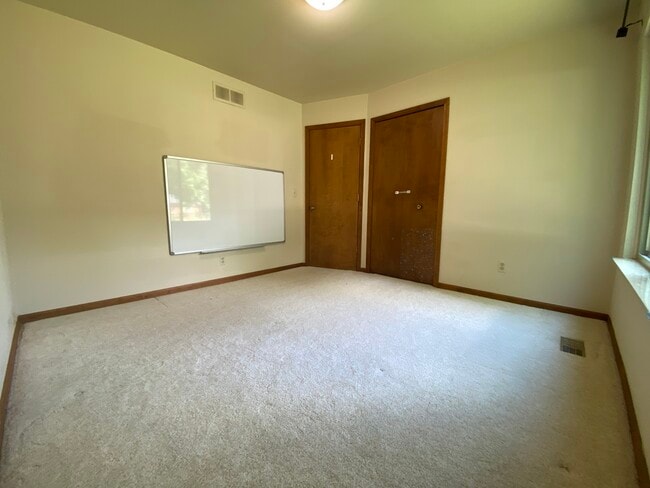 Building Photo - 23589 Hickory Grove Ln