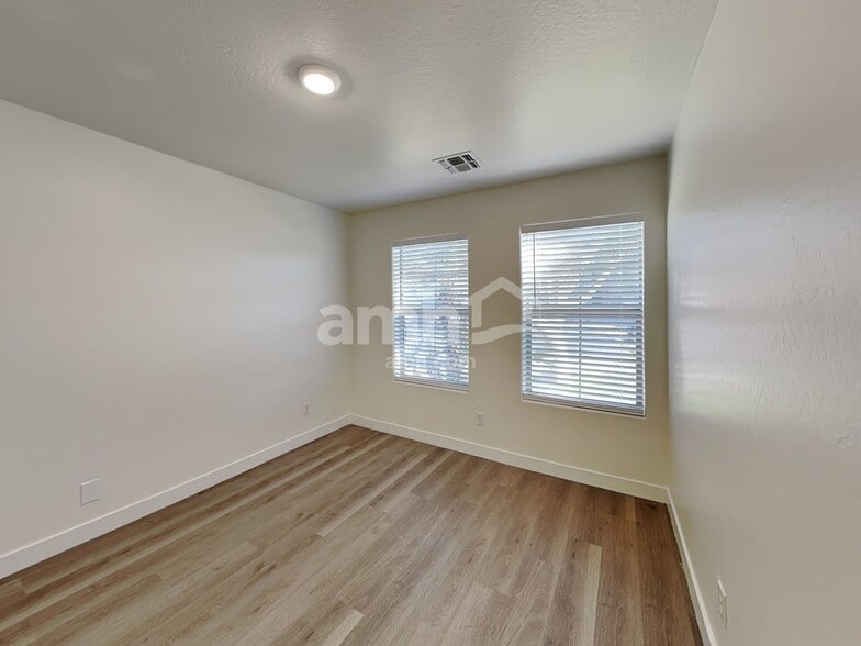 Building Photo - 12730 W Catalina Dr