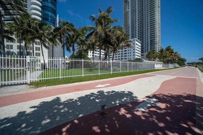 Building Photo - 6301 Collins Ave