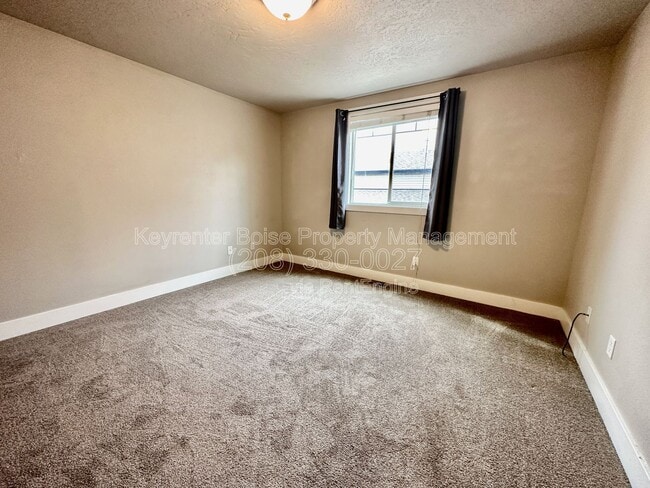 Building Photo - 2225 S Dorothy Ave