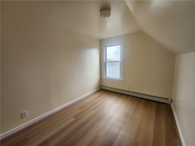 Building Photo - 37 Forest Ave