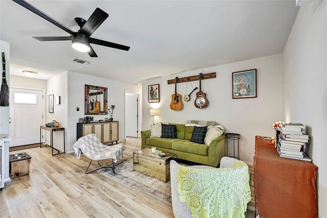 Building Photo - 9702 Oriole Dr