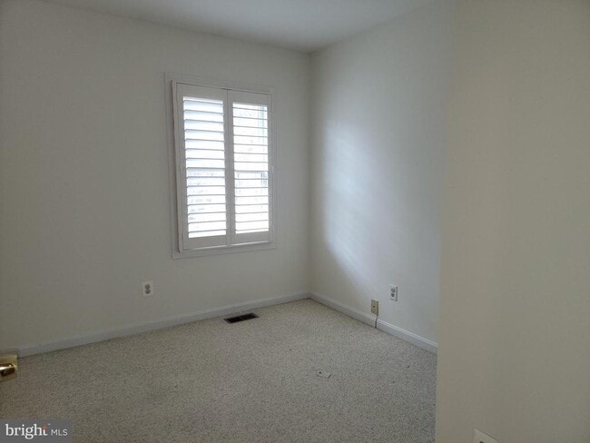 Building Photo - 1926 Thomas Run Cir