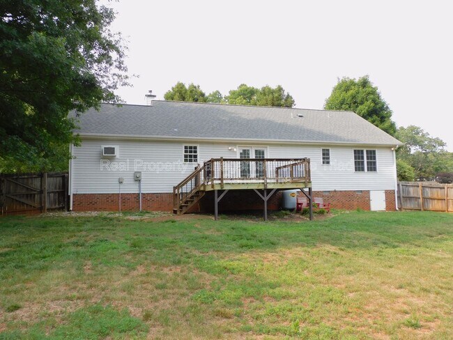 Building Photo - 2804 Mitchell Wood Dr