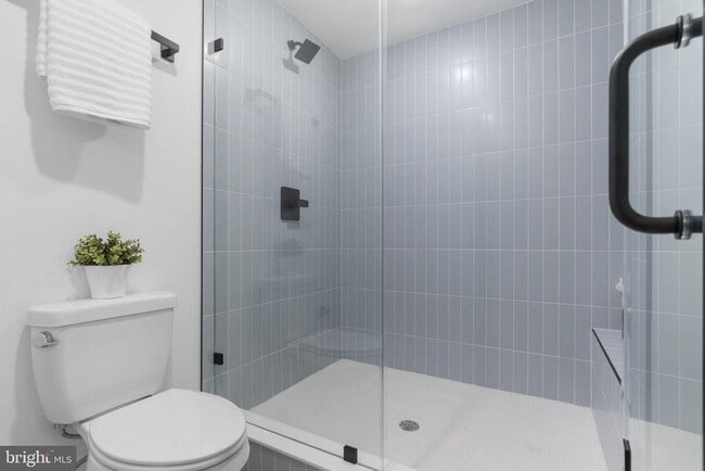 Building Photo - 1602 Locust St