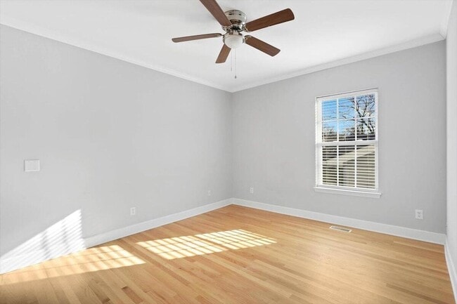 Building Photo - 1002 Boylston St