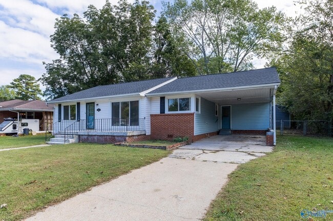 Building Photo - 816 Giles Dr NE