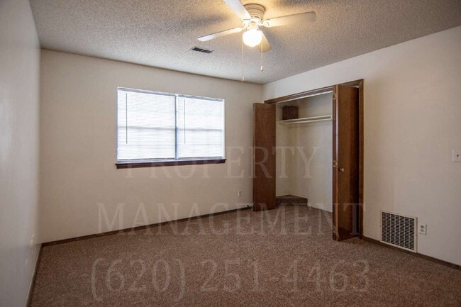 Building Photo - 2 Bedroom 1 Bath