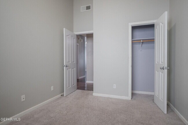 Building Photo - 12509 Twin Leaf Dr