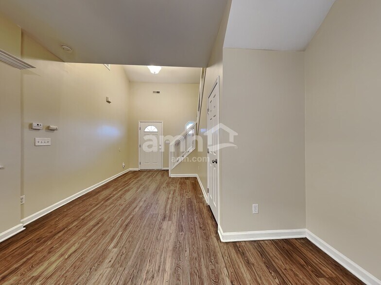 Building Photo - 2033 Cartier Ruby Ln