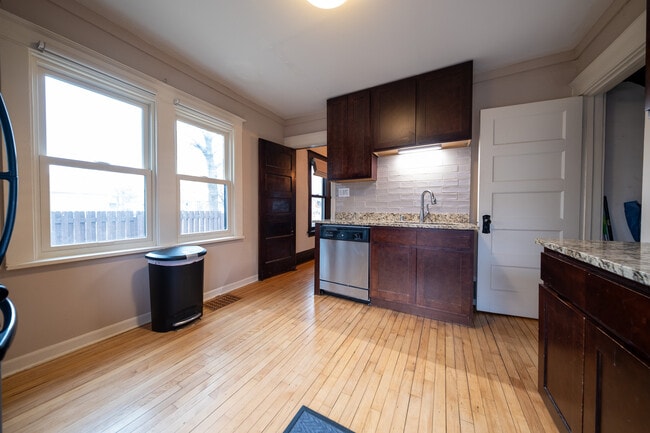 Building Photo - 2601 E 38th St