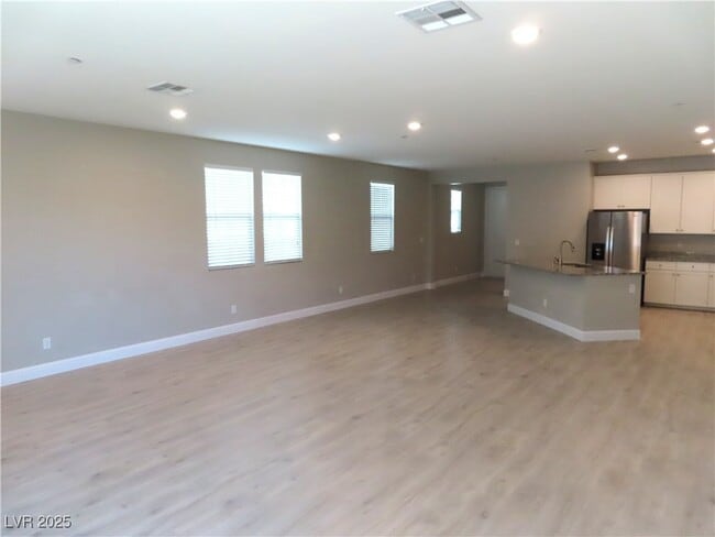 Building Photo - 2771 Alta Vista St