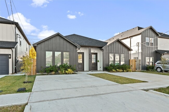 Building Photo - 8324 Corinth St