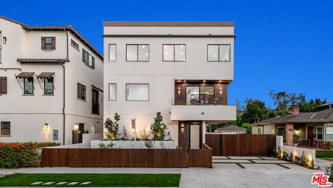 Building Photo - 4326 Serene Pl
