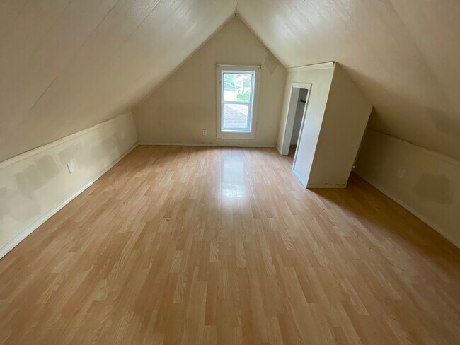 Building Photo - 1938 E Calvert St