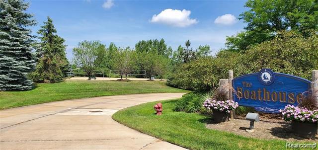 Building Photo - 26384 Island Lake Dr