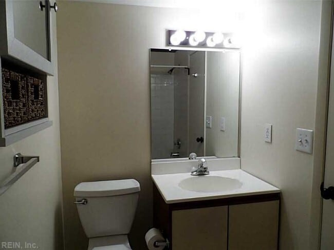 Building Photo - 529 Pheasant Run