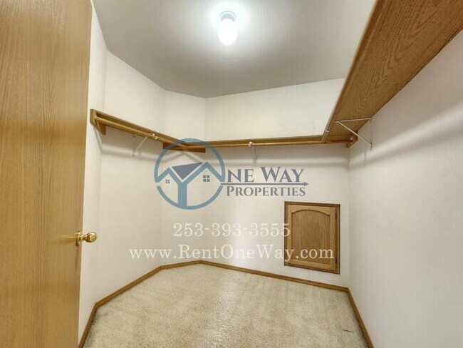 Building Photo - 1903 SW 331st Pl