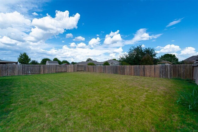 Building Photo - 1349 Twin Estates Dr