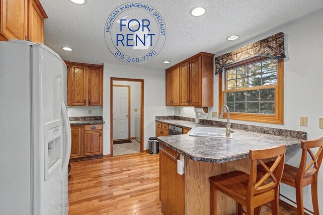 Building Photo - 3175 Rotterdam Dr