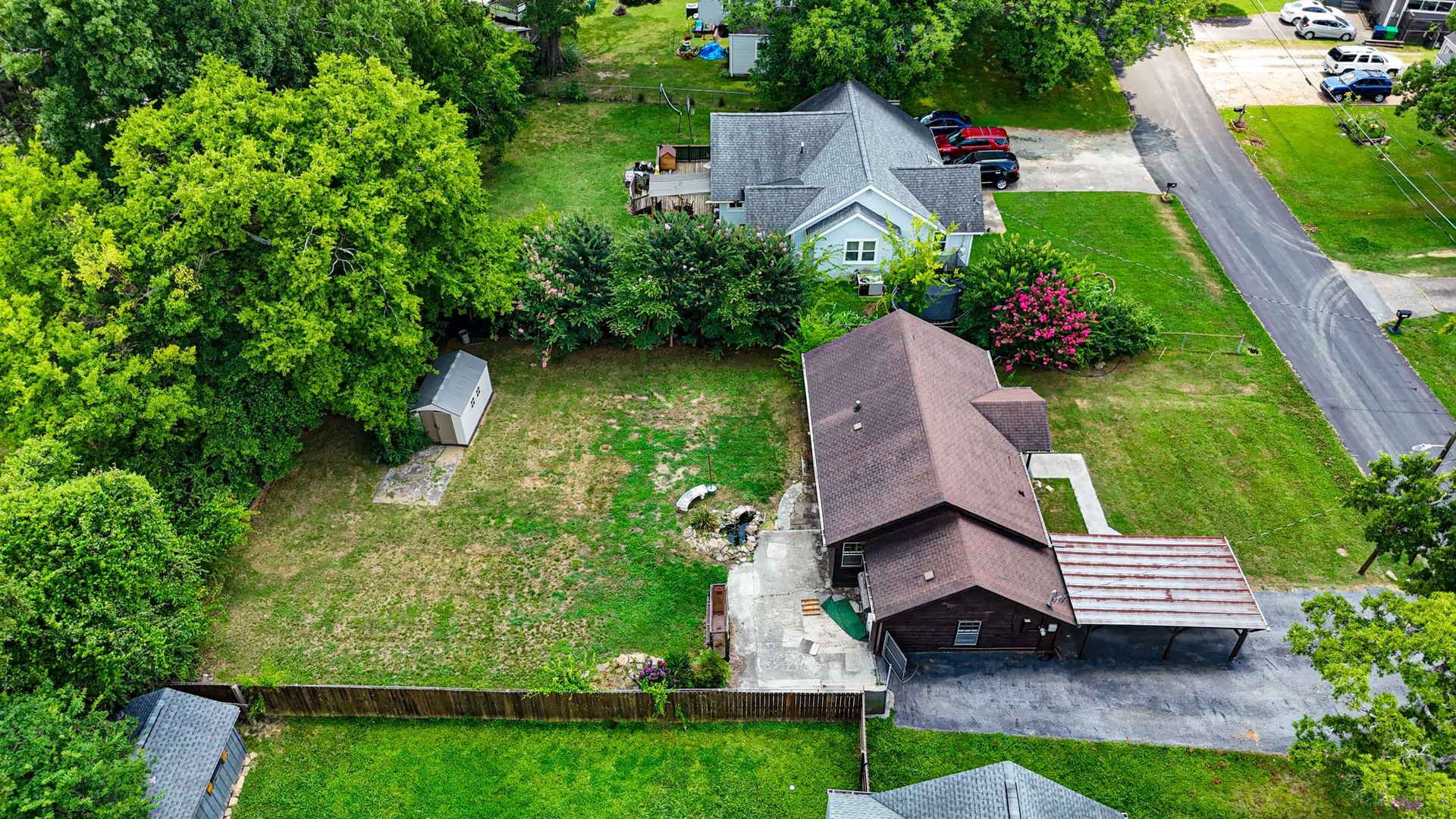 Building Photo - 1604 Truman Ave