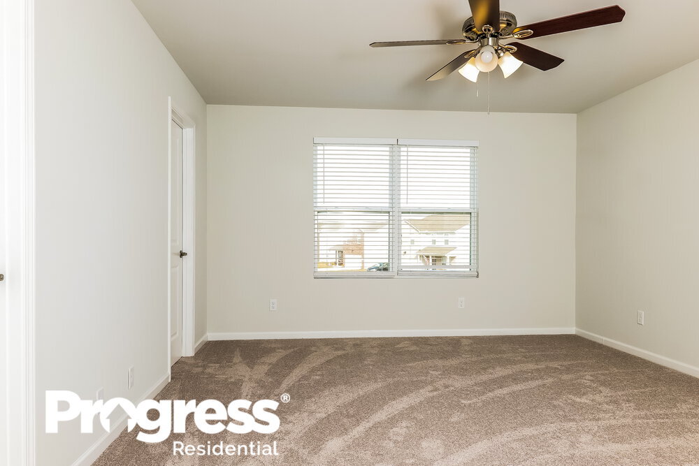 Building Photo - 621 Samuel