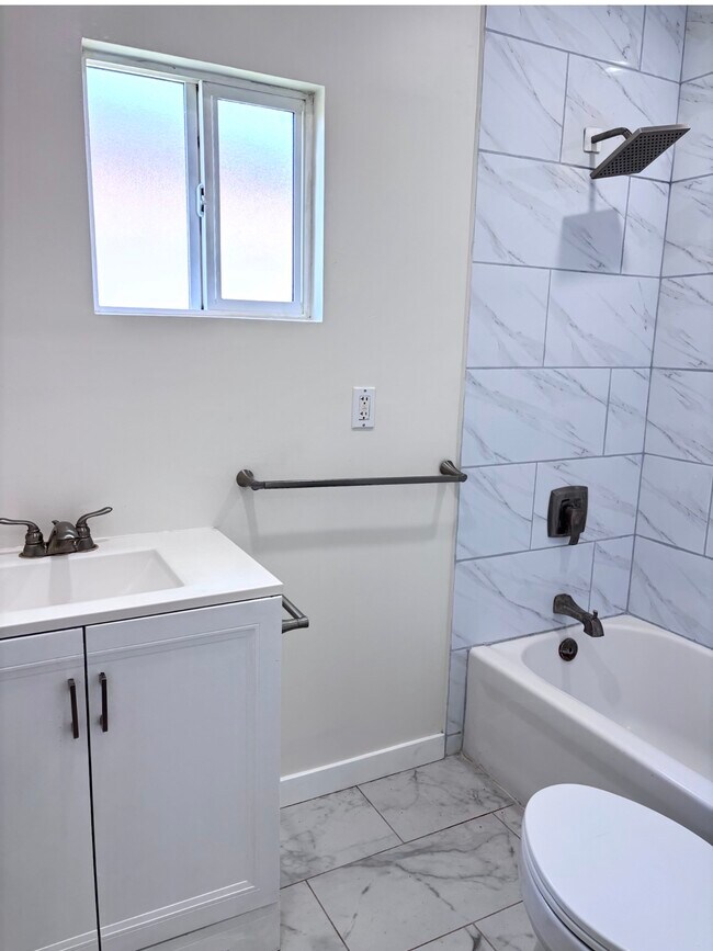 Building Photo - 1416 W 130th St