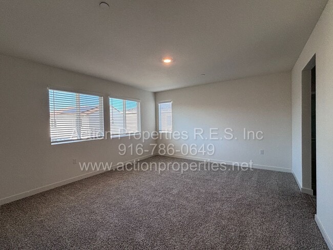 Building Photo - Amoruso Ranch Roseville: Brand new Solar DR Horton 4 Bedroom 2.5 Bath, Open Floor Plan,