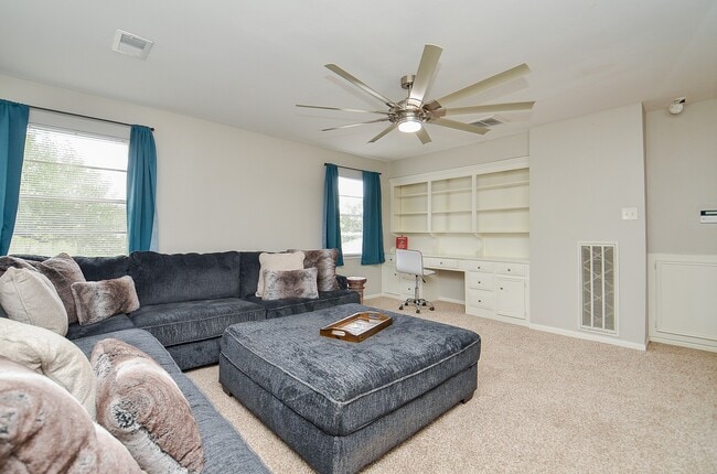 Building Photo - 2019 Briarlee Dr