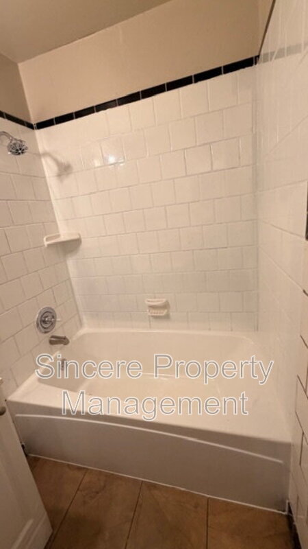 Building Photo - 2904 S Portland Ave