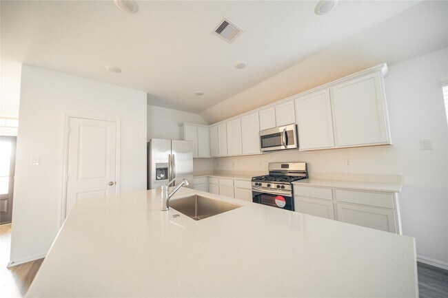 Building Photo - 2611 Olivine Stone Dr