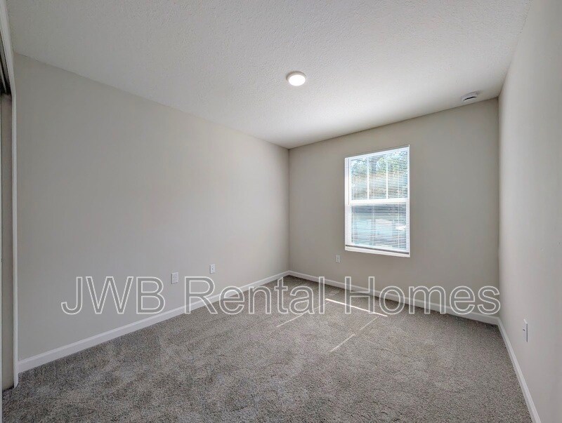 Building Photo - 1114 Comanche St
