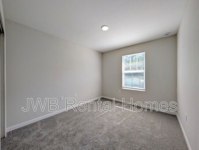 Building Photo - 1114 Comanche St