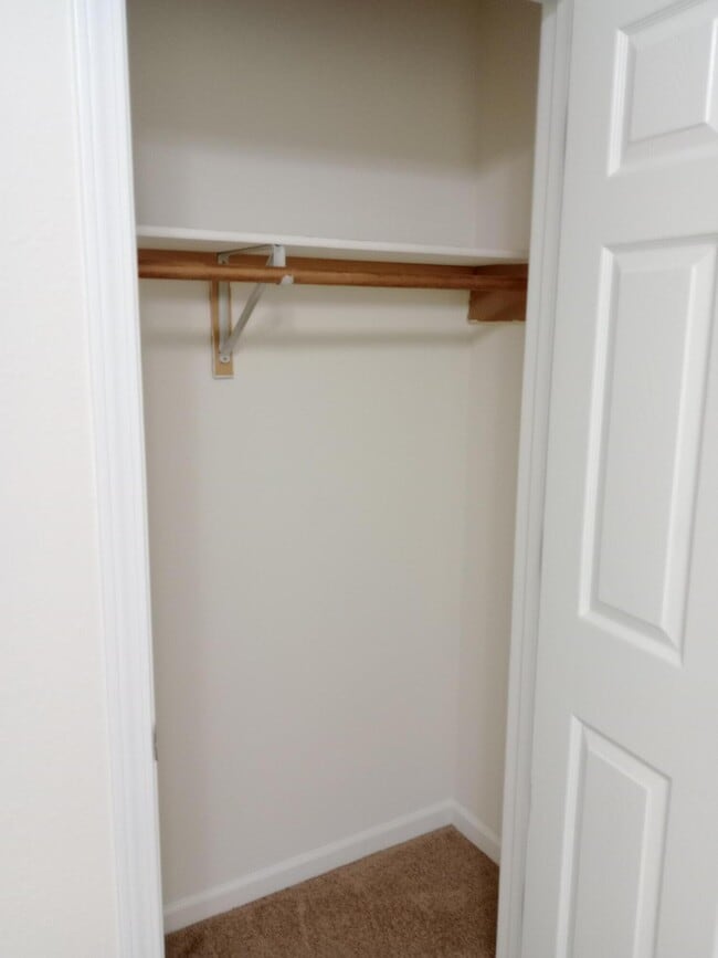 Building Photo - 702 Upland Creek Rd