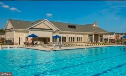 Building Photo - 320 Rolling Valley Dr