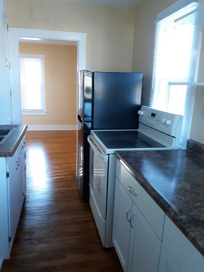 Building Photo - 520 W Addie St