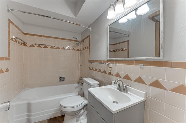 Building Photo - 1411 Skyline Dr