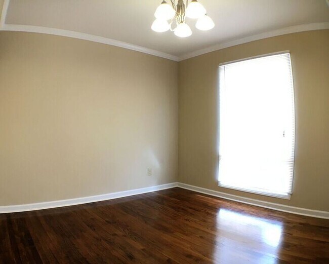 Building Photo - 151 Lenora Dr