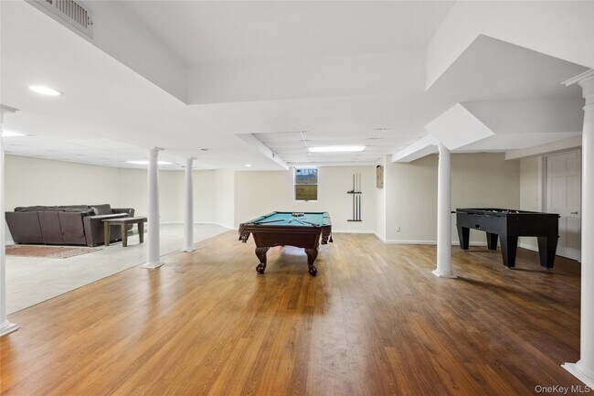 Building Photo - 8 Duckwood Ln