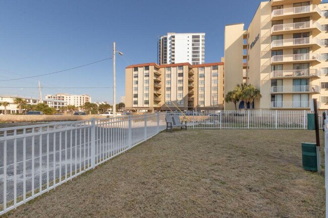 Building Photo - 455 E Beach Blvd