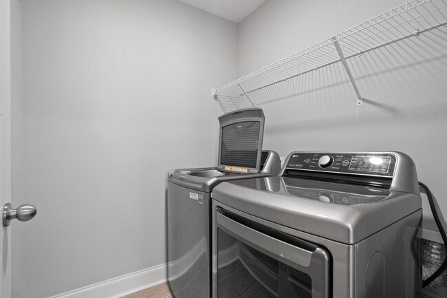 Building Photo - Beautiful Home Close to Fort Campell Ready for You to Make New Memories In