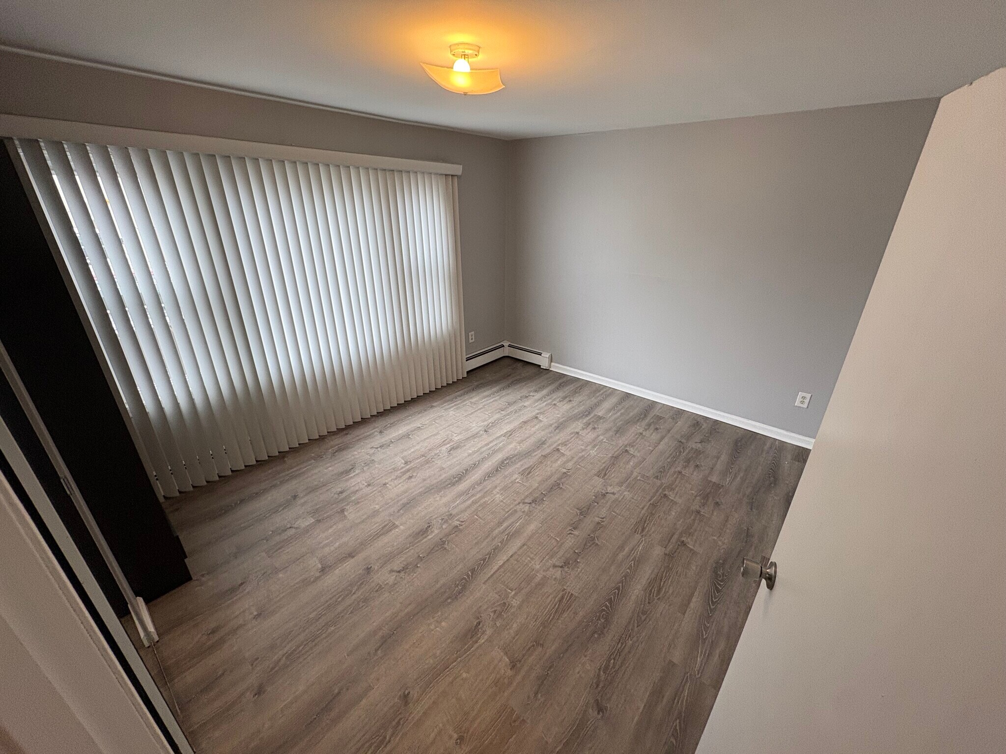 Building Photo - 9 Hillcrest Dr